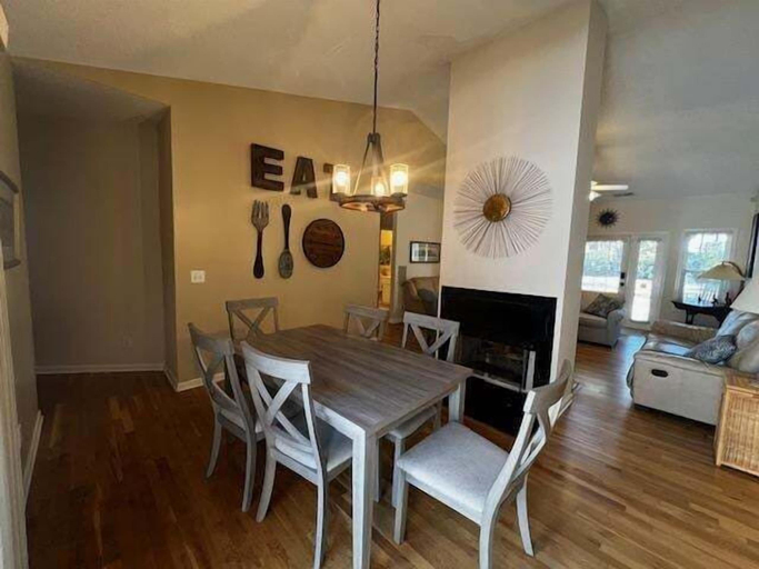Dining, 324 Lakeside 3 Bedroom Home by RedAwning, Horry