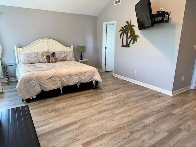 Room 5, Gone To The Beach 4 Bedroom Home by RedAwning, Horry
