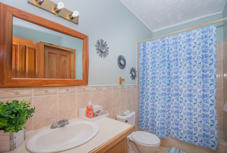 Bathroom 4, Roatan Ocean View - Ground Floor 2 Bedroom Apts, Roatán