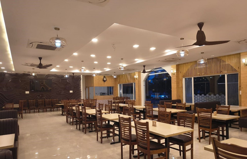 Restaurant, Evergreen Resort And SPA The Lychee, Nainital