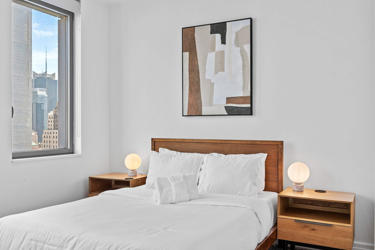 Room 5, Forte Select Xxii by Rove 2BR Midtown West Apt, New York