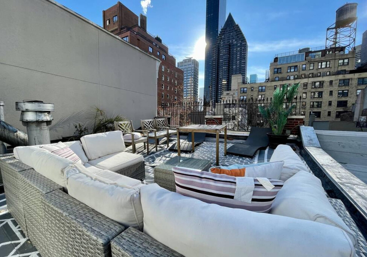 Room 5, Private Penthouse w Roof Oasis, New York