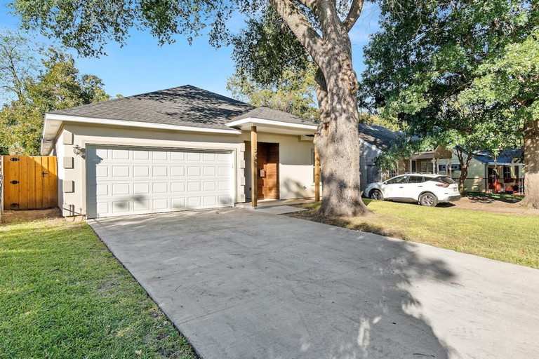Room 3, Large 3BD 2BR Lower Bishop Arts Near Downtown Dallas, Dallas
