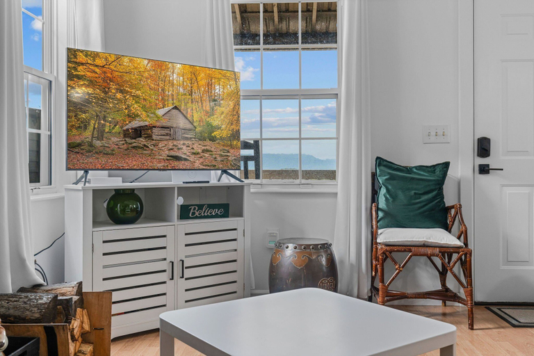 Living area 5, John Wayne View 3 Bedroom Cabin, Cocke