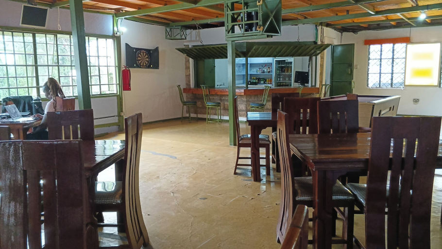 Food & Drinks, Sadili Oval B & B, Langata