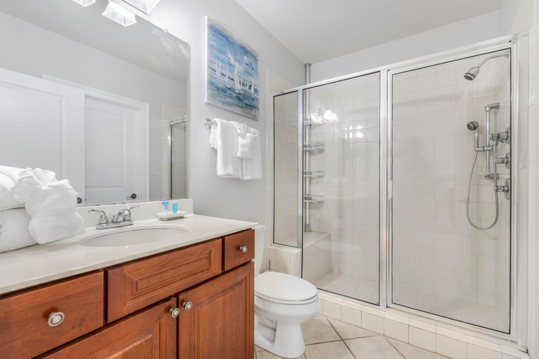 Bathroom 3, The Wharf 321, Baldwin