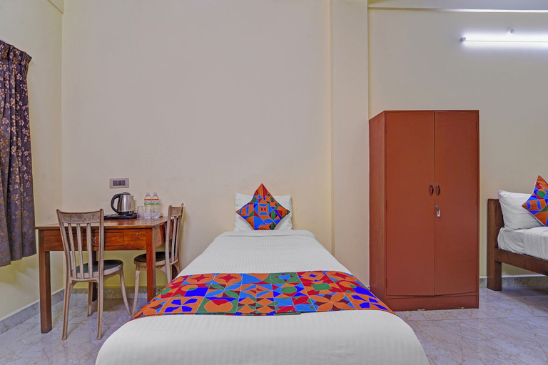 Room 4, Fabhotel Martine Residency - French Colony, 5 Mins from Rock Beach, Puducherry