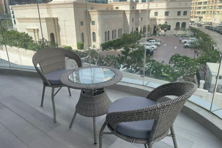 Interior 3, Dubai Marina Walk Gem Modern Apt with Pool & Gym access, Steps to Beach & Metro, Dubai