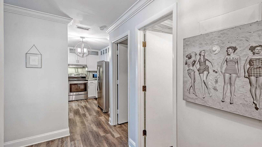 Others 5, 412 Seascape by Avantstay Oceanfront + Balcony, Charleston