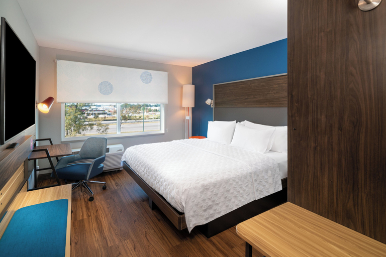 Bedroom 3, Tru by Hilton Savannah Airport, Chatham