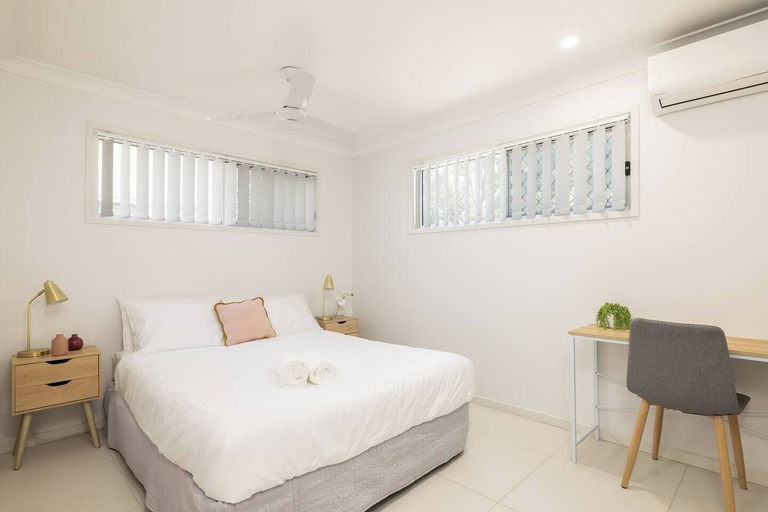 Bedroom 2, Smart Suites Self Check-in Apartments - 35A Freney, Rocklea