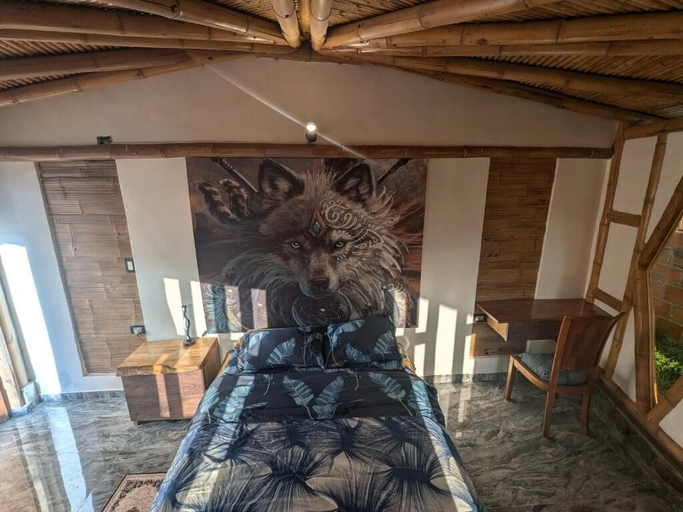 Room 3, Qinti Quetzal, Isnos