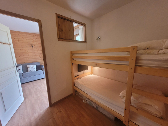 Bedroom 2, Hameau des eaux d'Orelle, Savoie