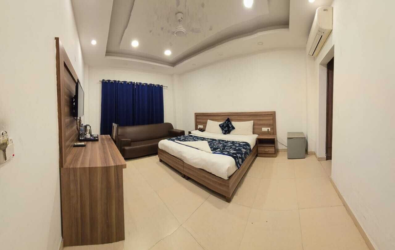 Room 5, The Maple Stays, Gurgaon