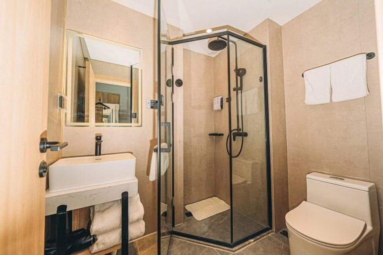 Bathroom, GreenTree Inn Express Hotel, Beijing
