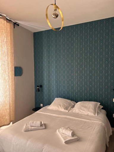 Bedroom 4, Appart Hôtel Sous les pins, Bouches-du-Rhône