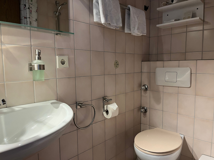 Bathroom 3, Hotel Markgraf, Lörrach