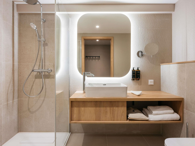 Bathroom 4, Mercure Szczyrk Resort, Bielsko