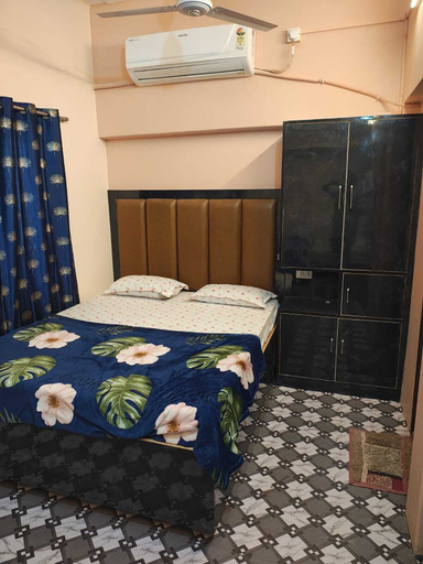 Room 5, Ansh P Guest House, Varanasi
