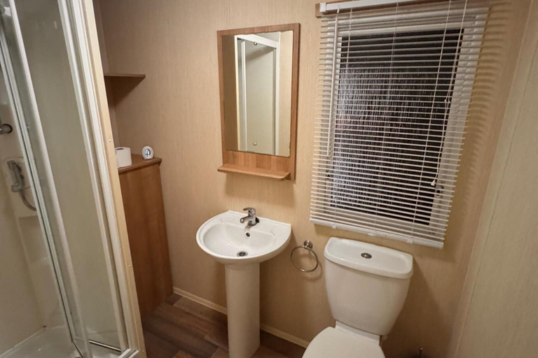 Bathroom 5, Rubys Place on Lyons Winkups, Towyn, Sleeps 6, Conwy