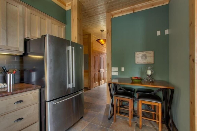 Interior 4, Rock Haven 2 Bedroom Condo, Douglas