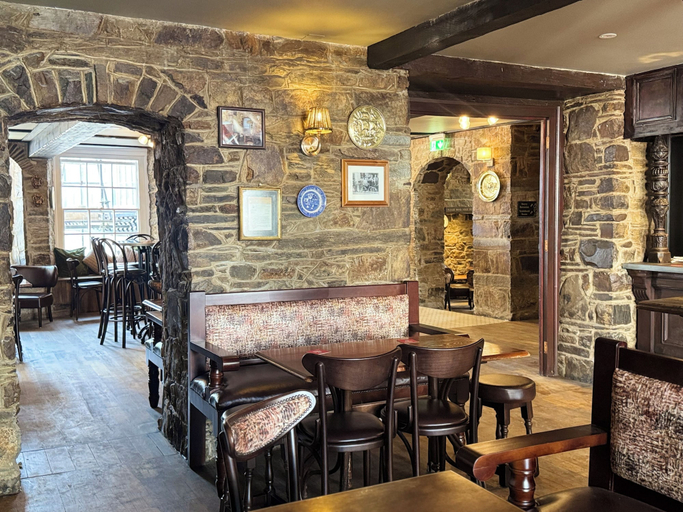 Food & Drinks 5, The Black Lion Hotel, Ceredigion