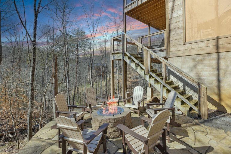 Property grounds 4, Big Bear Splash 2 Bedroom Cabin, Sevier