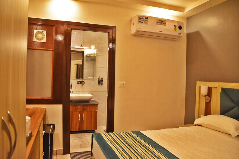 Room 3, Hotel US Tower, Garhwal