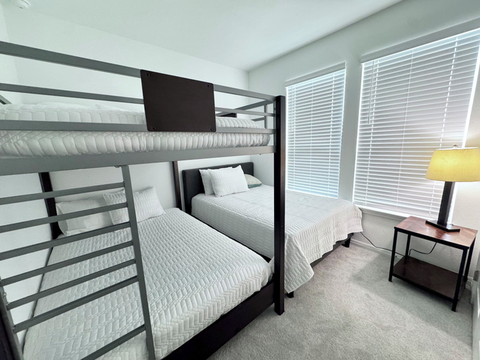 Room 4, Modern 4BR New Home w Luxury Touches, Travis