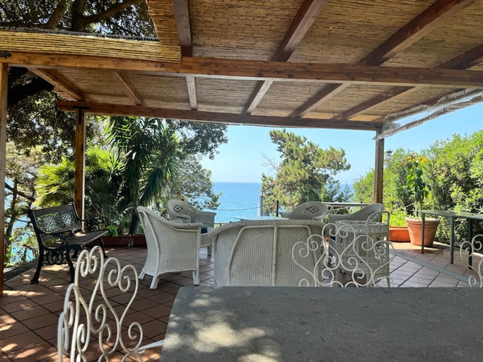 Room 3, Seaside Retreat in San Felice Circeo, Latina