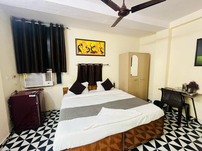 Room 5, Roomshala Hotel South Embassy, Delhi