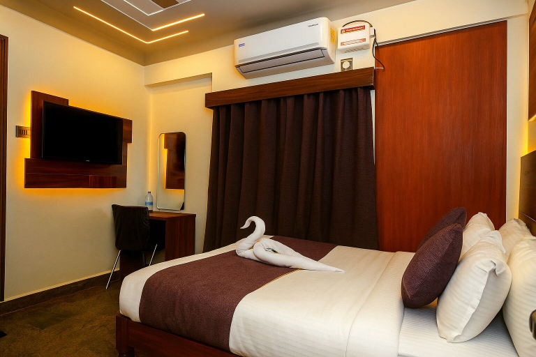 Room 5, Hotel Maitreya Inn, Vellore