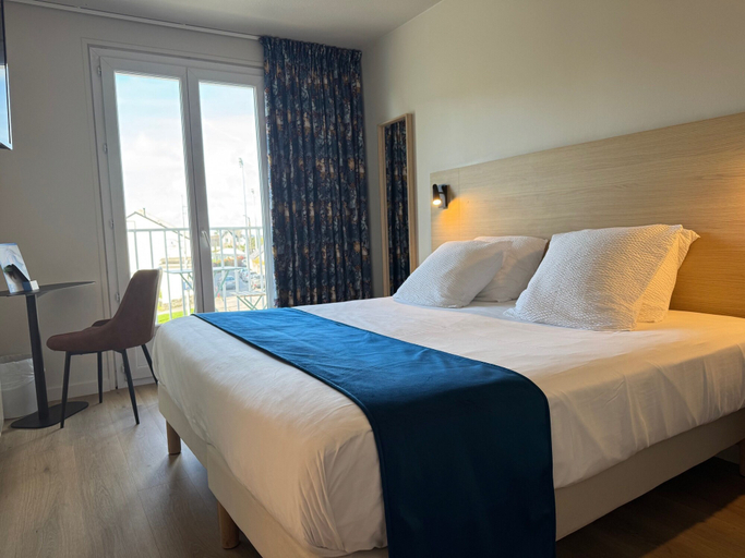 Bedroom, Brit Hotel Confort Carhaix, Finistère