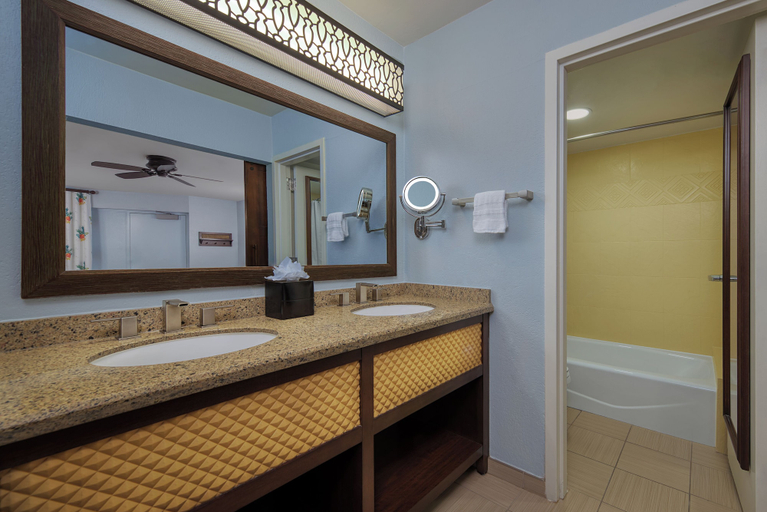 Bathroom 5, Disney's Caribbean Beach Resort, Orange