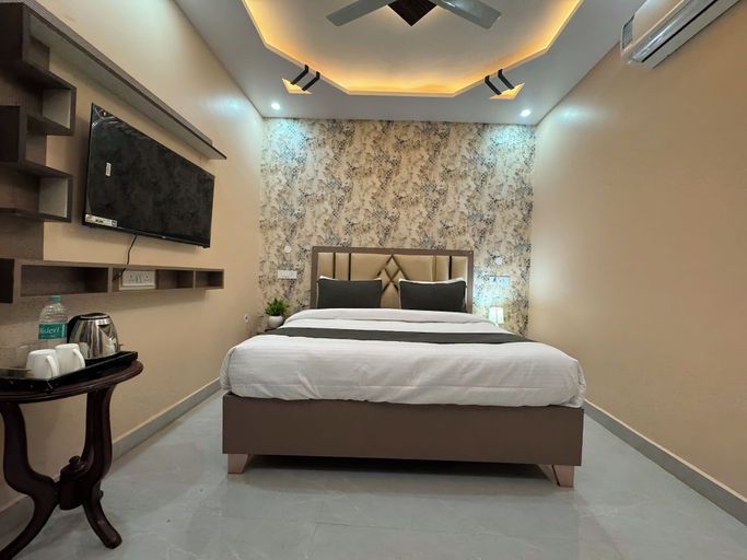 Room 5, Hotel Anmol Inn, Allahabad