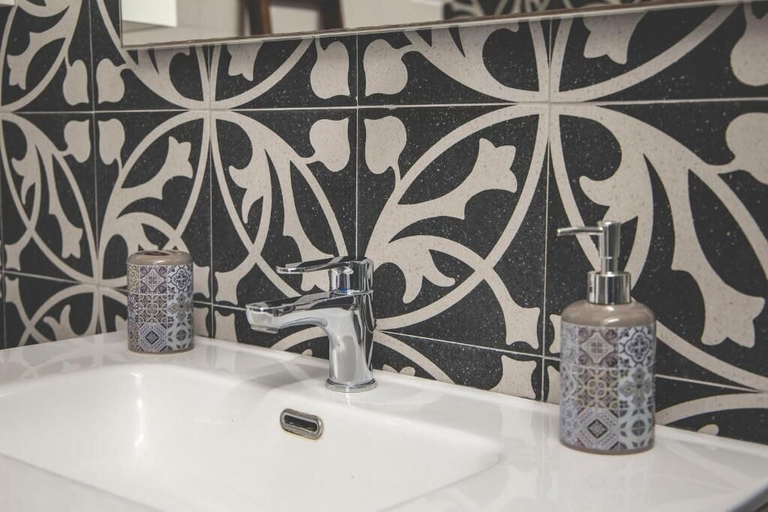 Bathroom 2, Pietranera Home, Catania