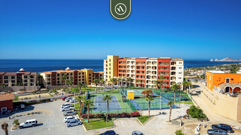 Sport court, Amazing House With Private Terrace - Private Pool, La Paz