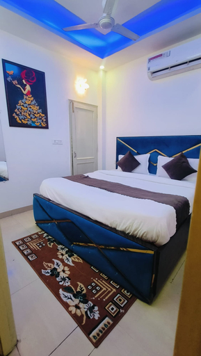 Room 4, Roomshala Hotel Mannat, Delhi