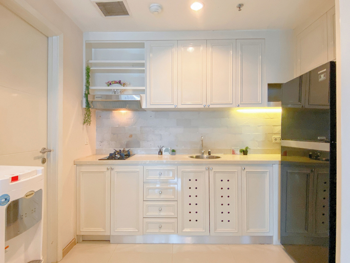 Private kitchen 5, Cozy Living 2Br Apartment Casa Grande Residence, South Jakarta