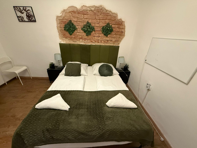 Room 2, 2BR Apartment 10 Min Walk to Westbahnhof, Wien