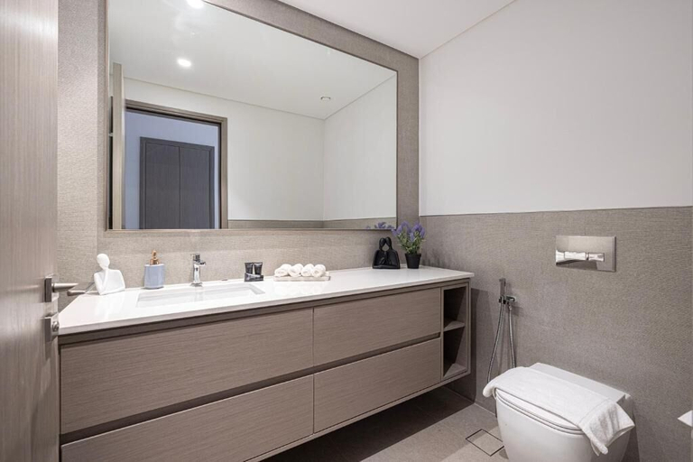 Bathroom 2, Roomszy Grande Residences Downtown Dubai, Dubai