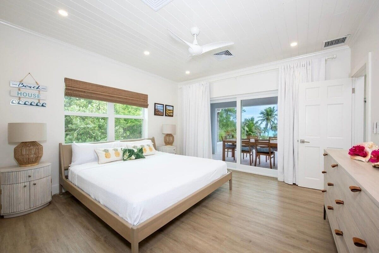 Room 3, Wish House - Private Beach House Double Bay Beach 3 Bedroom Home