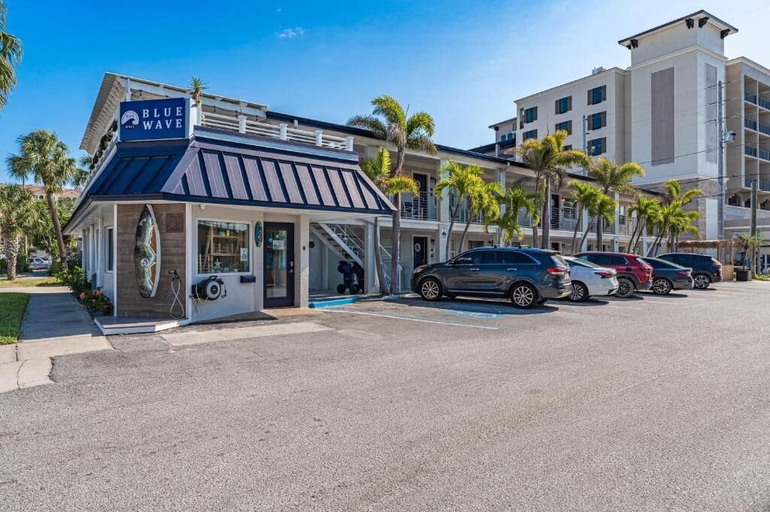 Exterior & Views 2, Blue Wave Suites, Pinellas
