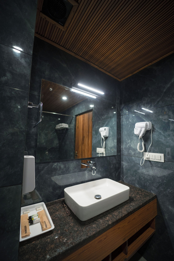 Bathroom 4, White Season Resort, Kullu