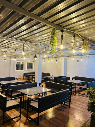 Restaurant, Hotel DVL INN- Near Jalmahal Jaipur, Jaipur
