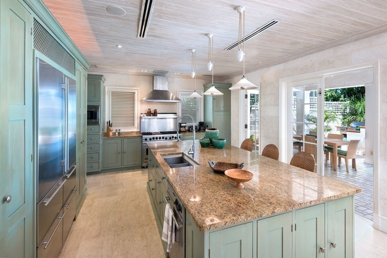 Private kitchen, Latitude 4 Bedroom Villa