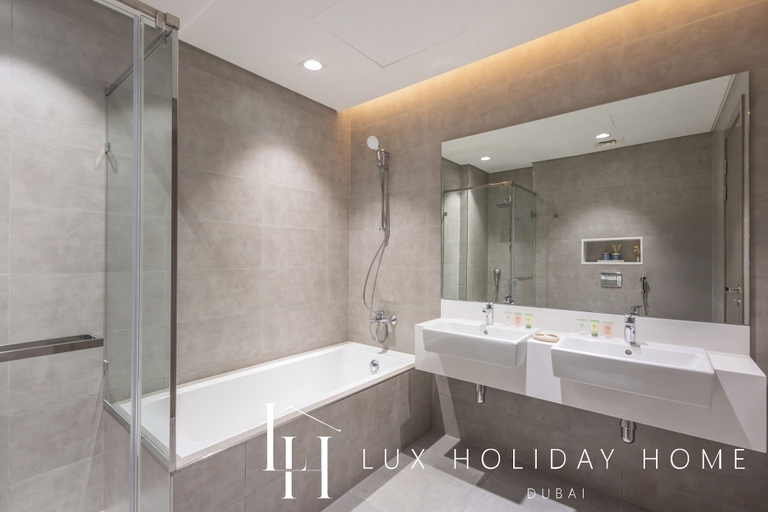 Bathroom 4, LUX The Burj Khalifa Lagoon View Suite 4, Dubai
