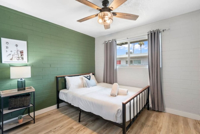 Room 3, Chic Scottsdale, Maricopa