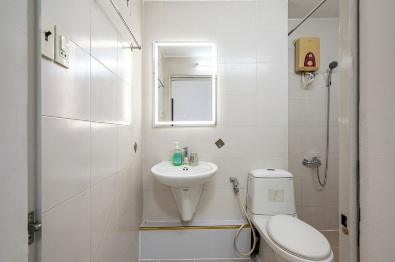 Bathroom 2, Saigon Central Group Stay, District 1
