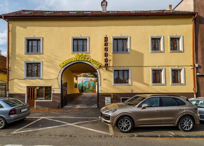 Exterior & Views 2, Long Street Hotel, Brasov